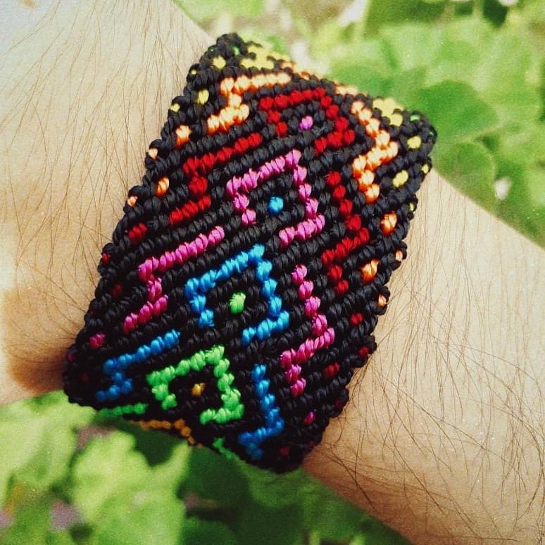 Pulsera tribal multicolor